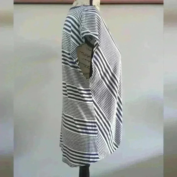 MAX STUDIO | Women's White/Navy Chevron Striped Sleeveless Button Down  … - Picture 3 of 4